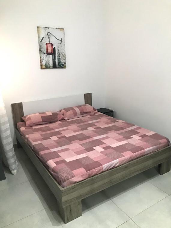 Luqa Apartment - 5 Mins From Airport Exterior foto